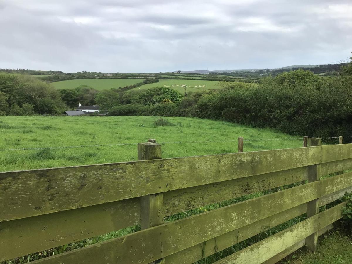 Cozy Camborne Studio Retreat With Two Single Beds 外观 照片